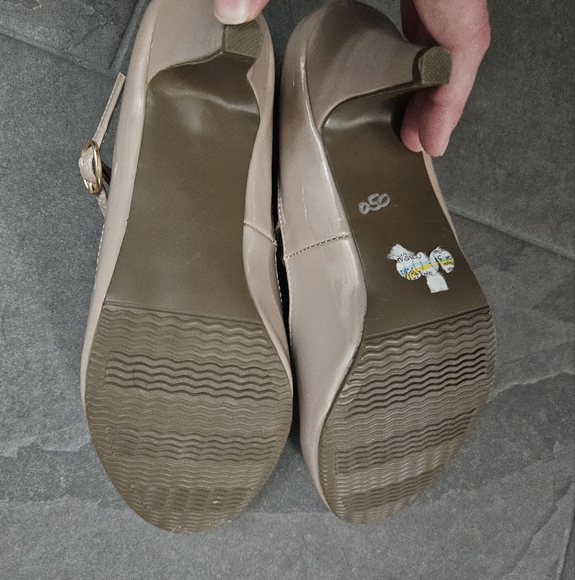 Steve Madden Patent Leather Nude Mary Janes - Picture 2 of 3